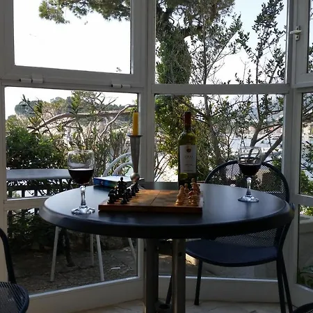 Nugal * Makarska